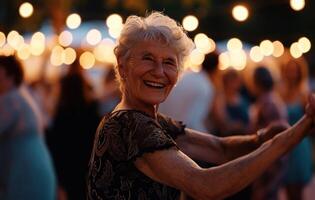 ai generado un más viejo mujer sonrisas mientras bailando juntos con otro gente. foto