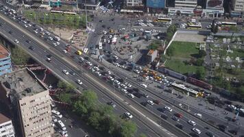 kalkoen Istanbul 12 januari 2023, verkeer in een hoog weg in Istanbul video