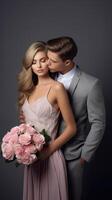 ai generado hermosa contento encantador Pareja son besos en gris antecedentes con Rosa ramo de flores enamorado concepto foto