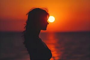 ai generado costero felicidad mujer floreciente por el playa en un En Vivo y naturaleza bandera foto