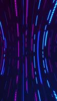 verticaal video - modieus cyberpunk achtergrond met gloeiend roze en blauw neon lijnen, stippel lijnen en dots in beweging aan de overkant de kader. vol hd, looping abstract beweging achtergrond animatie.