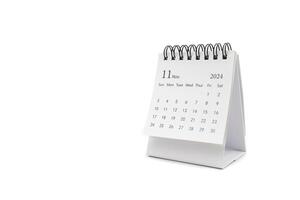 sencillo escritorio calendario para noviembre 2024 aislado en blanco antecedentes. calendario concepto con Copiar espacio. foto