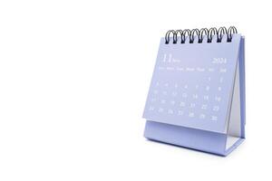 sencillo escritorio calendario para noviembre 2024 aislado en blanco antecedentes. calendario concepto con Copiar espacio. foto