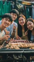 ai generativo grupo de contento amigos tomando selfie a barbacoa al aire libre cena en jardín restaurante multirracial joven personas comiendo comida y teniendo divertido a parilla patio interior hogar fiesta juventud y frie foto