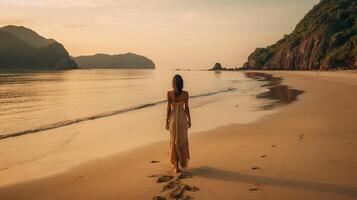ai generativo contento mujer caminando en el playa a puesta de sol viajero hembra disfrutando amanecer Mañana fuera de libertad viaje y sano estilo de vida concepto foto