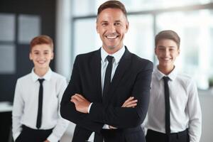 ai generado contento alegre profesor grupo niños Niños Niños de escuela alumnos estudiantes sonriente en pie juntos retrato. moderno elemental colegio clase lección estudiar aprender desconectado educación Reconocimiento foto