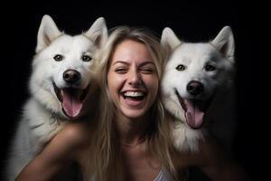 ai generado joven mujer riendo con dos perros esquimales perros con generativo ai foto