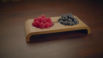 saudável baga frutas com vitaminas e antioxidantes Comida lanche fundo video