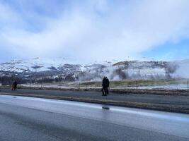 un ver de el Islandia campo en el invierno cerca el geysir foto