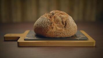 sabroso delicioso un pan pan recién horneado hecho en casa video