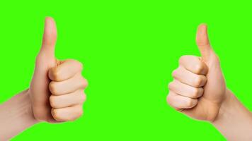 hand- geven een Super goed duimen omhoog Aan groen scherm achtergrond video