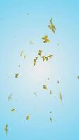 vertical vídeo - dorado mariposas que cae desde el cielo. bucle lleno hd naturaleza movimiento antecedentes. video
