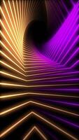 verticaal video - draaien Purper en goud gloeiend neon licht balken abstract achtergrond animatie.