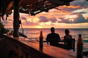 ai generado un Pareja bebidas vino en un café en contra el fondo de un puesta de sol a mar. siluetas de personas foto