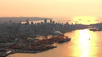 antenne visie van haven van Vancouver, downtown is Aan de achtergrond video