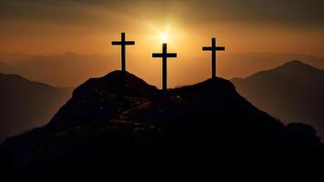 ai generado crucifixión, religión y cristiandad concepto - siluetas de Tres cruces en calvario colina en dorado suset cielo fondo, neural red generado imagen foto