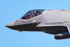 ostravá, checo república, 2023 - nosotros aire fuerza usaf bloqueo f-35 relámpago ii sigilo combatiente chorro avión volador. aviación y militar aeronave. foto