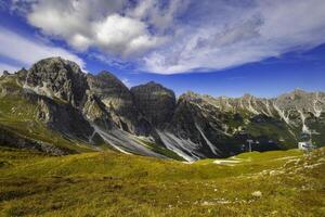montaña paisaje de el stubai Alpes foto