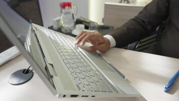 Hands of an office employee working at a computer. video