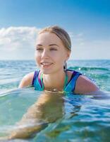 ai generado joven mujer nadando en mar, nadando traje, vacaciones concepto foto