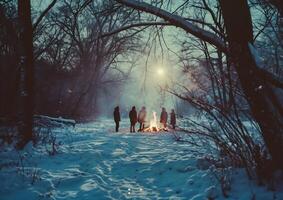 ai generado grupo de personas en pie cerca el hoguera en el invierno bosque. foto