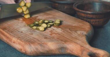 Slicing cucumbers for stew with crust in the oven video