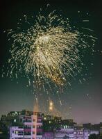 fuegos artificiales antecedentes. nuevo año, Navidad de cumpleaños celebracion. festivo estado animico foto