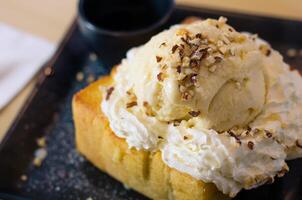 Honey toast ice cream popular desserts for everyone photo