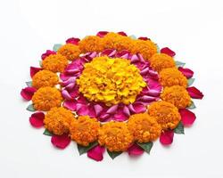 ai generado flor rangoli hecho con maravilla y Rosa pétalos para gudi Padwa celebracion en un blanco fondo, gudi Padwa decoración concepto foto