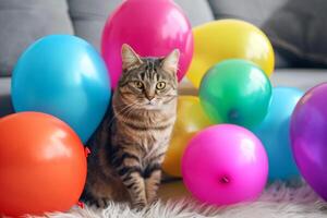 ai generado gato se sienta entre el festivo decoraciones gatito entre globos generativo ai foto