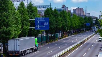 un lapso de tiempo de tráfico mermelada a el céntrico calle en takashimadaira tokio panorámica video