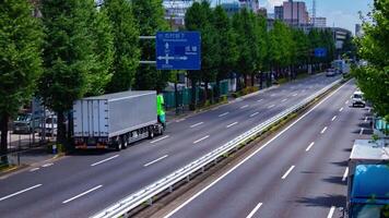 un' lasso di tempo di traffico marmellata a il centro strada nel takashimadaira tokyo inclinazione video