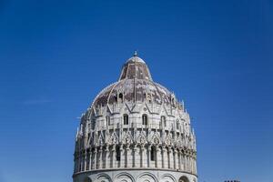 Pisa bautisterio en Italia foto