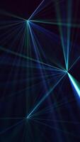 verticale vidéo - haute la vitesse laser lumière spectacle sur noir Contexte avec clignotant bleu et vert laser poutres. cette la musique performance étape Contexte animation est plein HD et une sans couture boucle. video