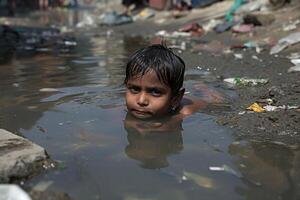 ai generado pobre indio niños bañarse en el aguas residuales agua desagüe en el pueblo foto