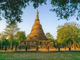 Wat Chang Lom at Sukhothai historic park, Thailand photo