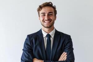 ai generado confidente caucásico empresario sonriente en formal traje foto