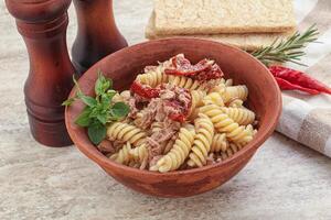 Pasta with tuna and tomato photo