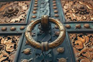 ai generado islámico puerta aldaba y adornos a Sevilla catedral. foto