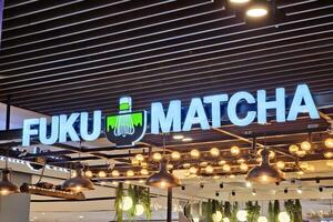 bangkok, Tailandia agosto 14, 2023 fuku matcha signo. fuku matcha es famoso té café en tailandia foto