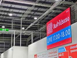 bangkok, Tailandia enero 20, 2024 grande cartelera de Vamos venta al por mayor signo. eso es un famoso venta al por mayor centrar en Tailandia dónde es operado por por central Al por menor corporación. foto