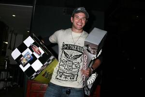 Kellan Lutz GBK MTV Movie Awards Gifting Suites  Crimson  Opera Los Angeles,  CA May 30, 2008 photo