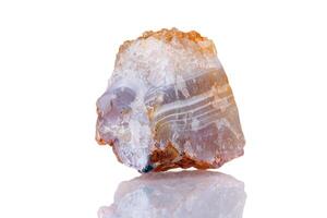 macro mineral Roca dolomita en un blanco antecedentes foto