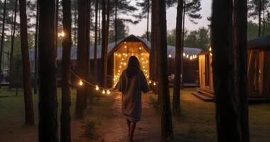 ai generado cabina comodidades - un mujer noche paseo por un encantador pino bosque y un brillante salón espacio foto