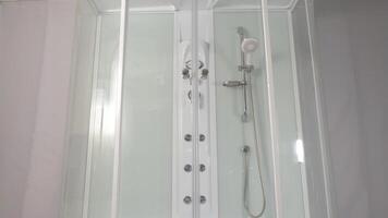 Shower cabin. Sliding mechanism of a shower cabin. Shower cabin, stall video