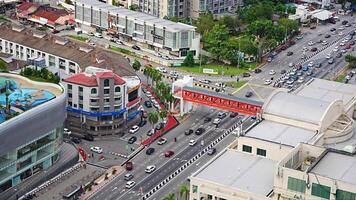 giorgio, Malaysia - dicembre 17, 2023. aereo Visualizza di architettura e mezzi di trasporto nel georgetown città, penang, Malaysia. alto qualità 4k metraggio video