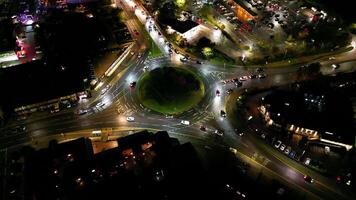 hoog hoek beeldmateriaal van noorden luton stad Bij nacht video