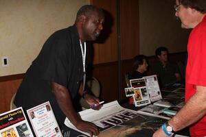 LOS ANGELES - JUL 24  Richard Roundtree at the Hollywood Show  at Mariott Hotel on July24, 2010 in Burbank, CA photo