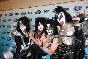 Kiss in the Press Room  at the Amerian Idol Season 8 Finale at the Nokia Theater in  Los Angeles, CA on May 20, 2009   2009 photo