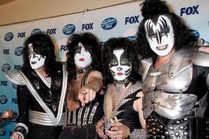 Kiss in the Press Room  at the Amerian Idol Season 8 Finale at the Nokia Theater in  Los Angeles, CA on May 20, 2009   2009 photo